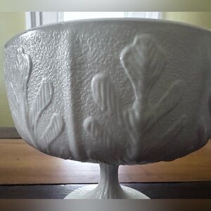 VINTAGE 1975 Milk Glass Flower Bowl with Leaf Design